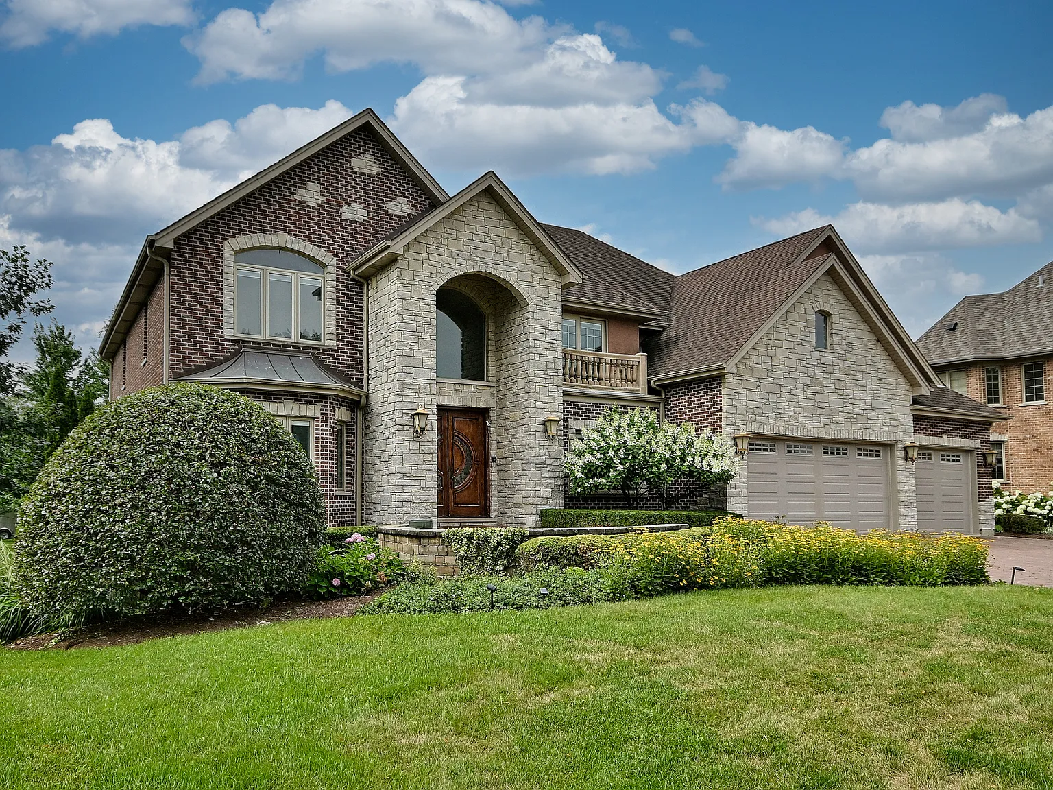 5 bed, 4.5 bath, 7502 sqft, $9,000 — Photo 3