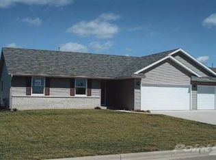 1614 Redwood Dr, Janesville, WI 53546