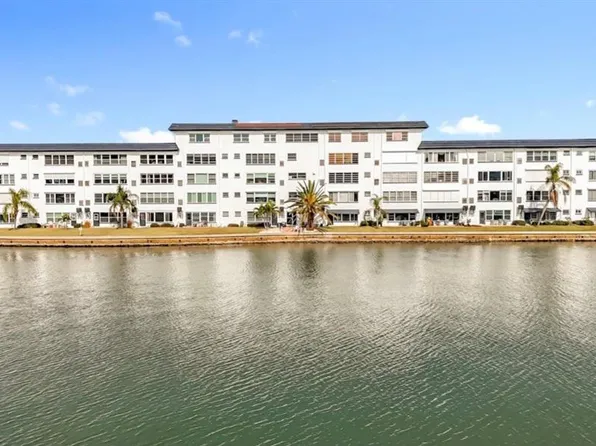 5935 30th Ave S APT 304, Gulfport, FL 33707