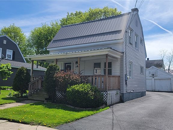 2nd image of 218 Stuart St