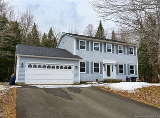 10 Lynx Ln, Hanwell, NB E3C 1M9