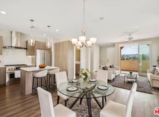 4438 Paxton Pl, Calabasas, CA 91302