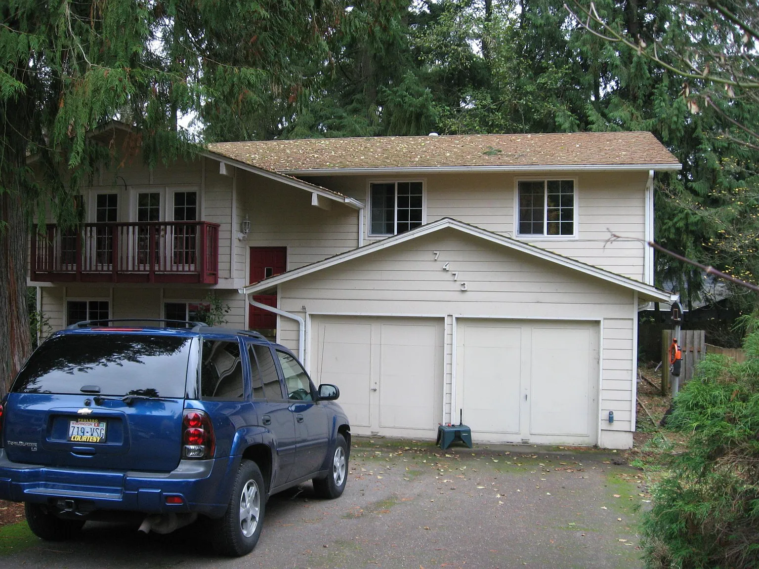 4 bed, 2000 sqft, $900 — Photo 1
