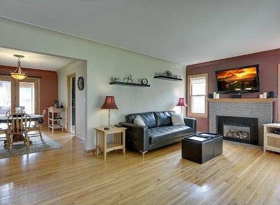 3rd image of 6109 11th Ave S