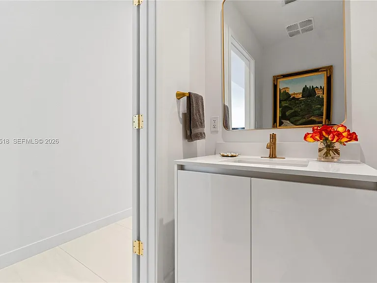 2678 Tigertail Ave #Penthouse 4 — Photo 26