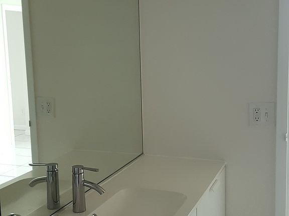 2nd image of 13499 Biscayne Blvd APT 1609