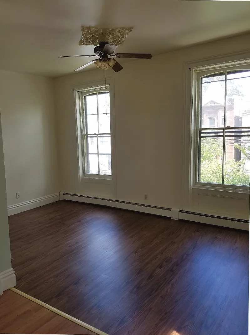 2 bed, 900 sqft, $1,295 — Photo 4