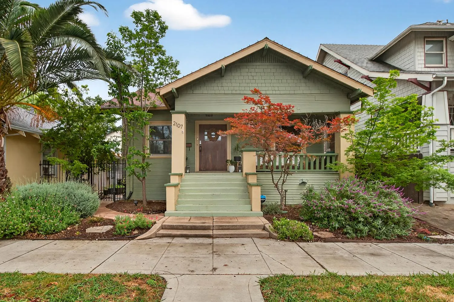 2107 24th St photo 1