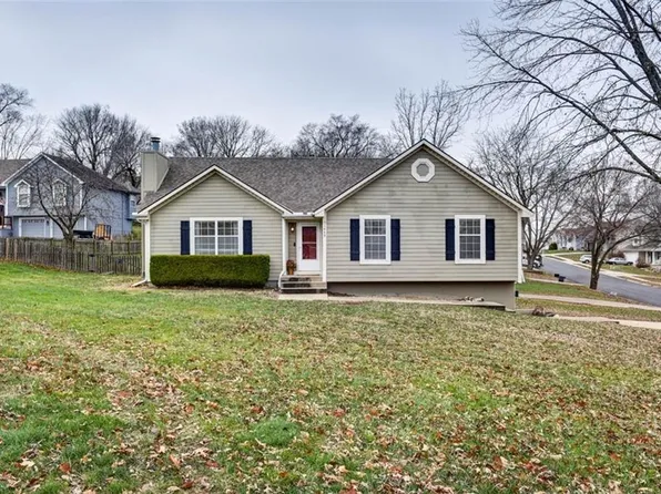 1449 NW Yankee Dr, Blue Springs, MO 64015