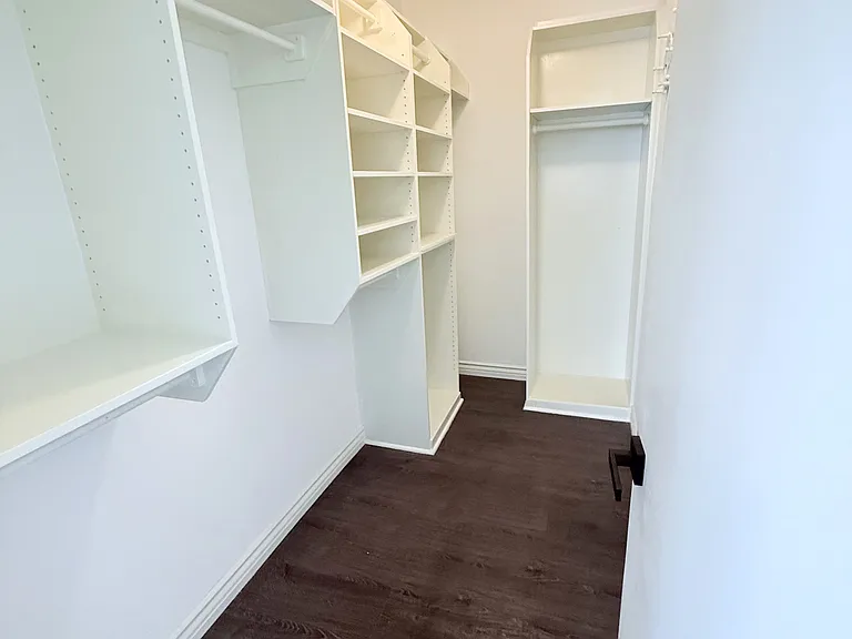 4862 Lindley Ave — Photo 9