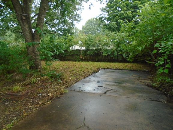5th image of 985 Wrenwood St