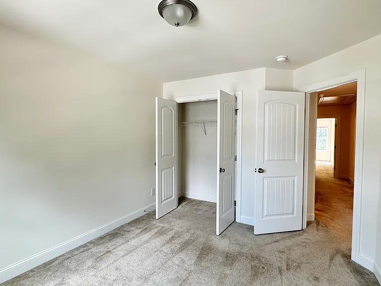 409 Lionel St — Photo 21