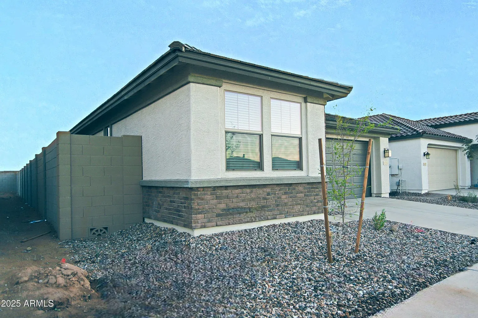 4 bed, 3.5 bath, 2312 sqft, $2,700 — Photo 2