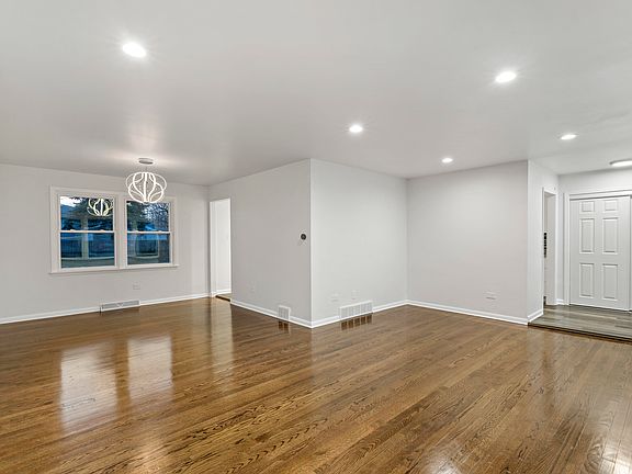 5th image of 17136 Ingleside Ave