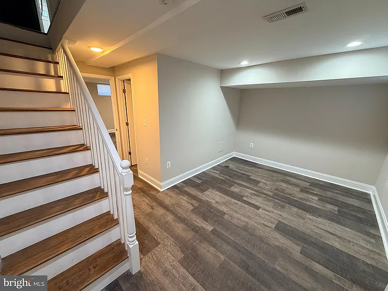 607 Cheraton Rd — Photo 15