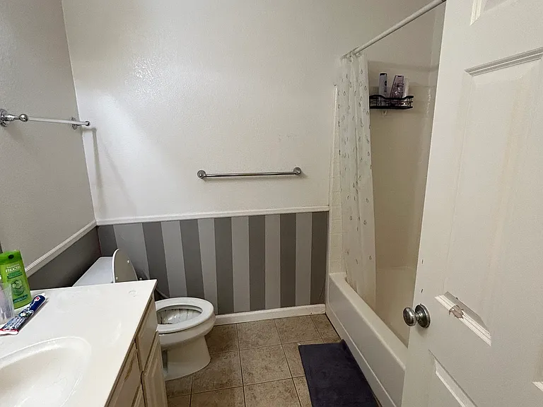 3126 Albany Cir — Photo 10