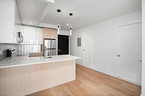 23-33 Astoria Blvd Photo 1