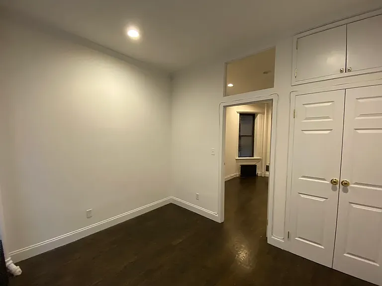 239 E 58th St #2H — Photo 5