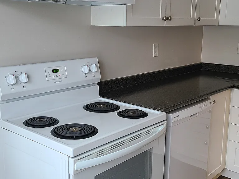 1216 Commissioners Rd W #11 — Photo 21