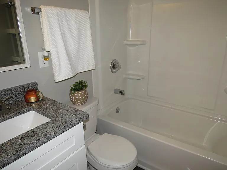 328 Sycamore St — Photo 23