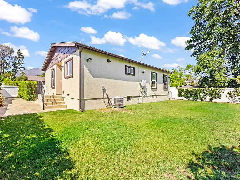 260 Acacia St — Photo 22