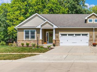 1810 Lake Ridge Ct #1810, Mahomet, IL 61853