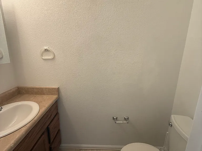 555 Garfield Dr #4 — Photo 2