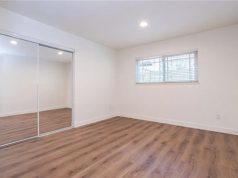 11300 Yolanda Ave — Photo 13