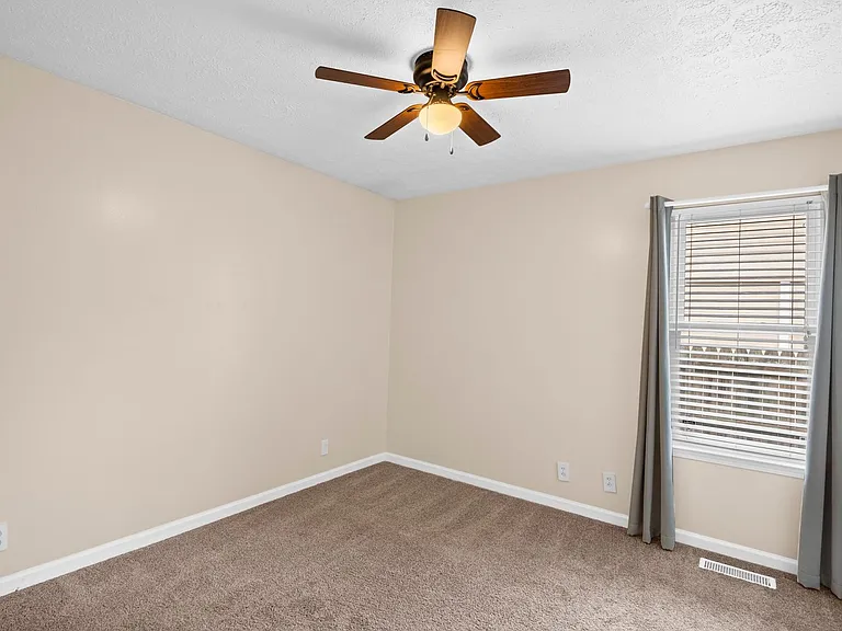 154 Arsenal Dr — Photo 20