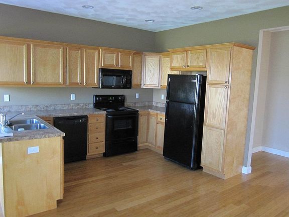 3rd image of 1505 Big Red Dr