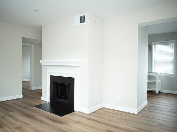 4th image of 1201 N Pitt St APT 3A