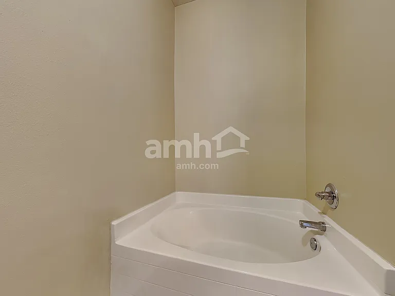 2186 Cherokee Cove Trl — Photo 12