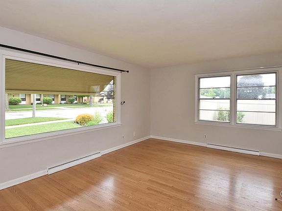 2nd image of 925 Virginia STREET