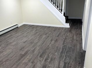 3450 N Springfield Ave #B, Chicago, IL 60618