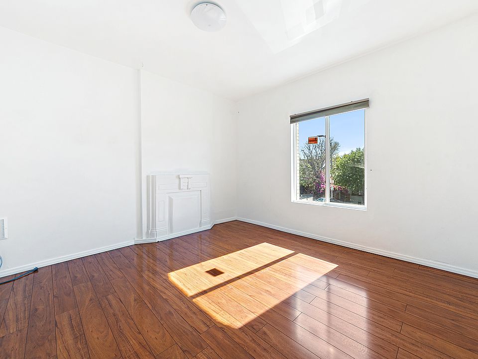 1st image of 511 Echandia St #1/2