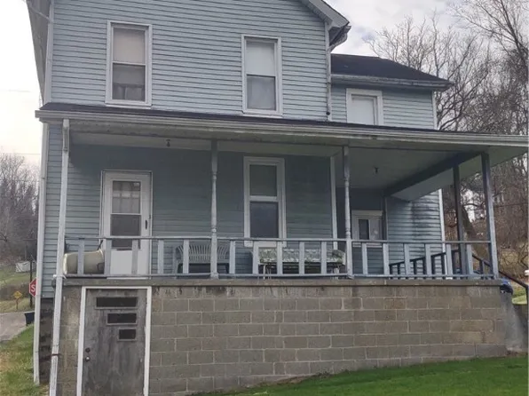 10 Penn St, Manor, PA 15665