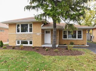 1213 Forest Rd, La Grange Park, IL 60526