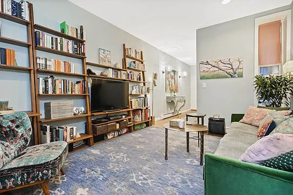 Sold by Avenue Sotheby's International Realty | media 8