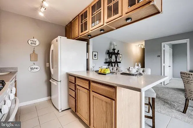 3 bed, 986 sqft, $2,600 — Photo 1