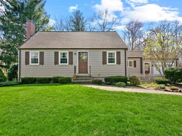9 Ledgewood Drive, Farmington, CT 06032