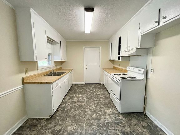 5th image of 3824 Lee Hills Dr
