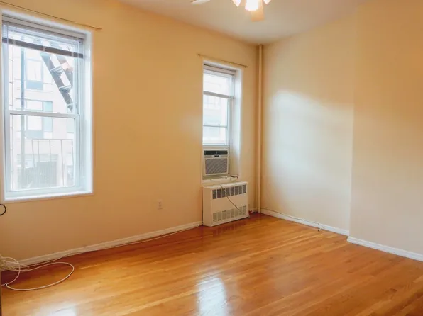 135 Grand Street image 1 of 14