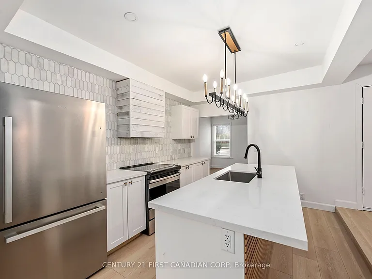 1326 Commissioners Rd W — Photo 10