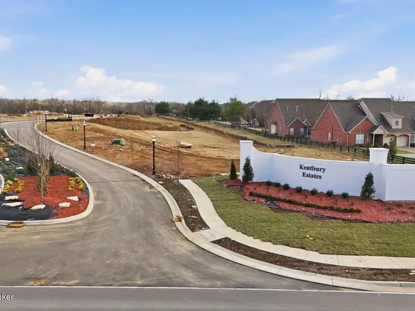 35 Littlecote Ln, Louisville, KY 40245