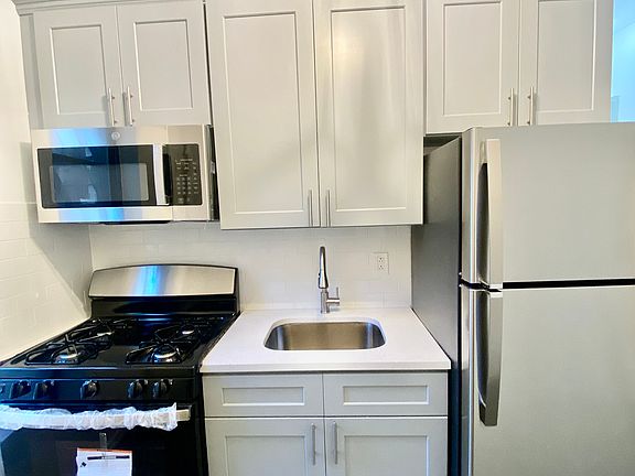 2nd image of 2023 Bedford Ave APT B3