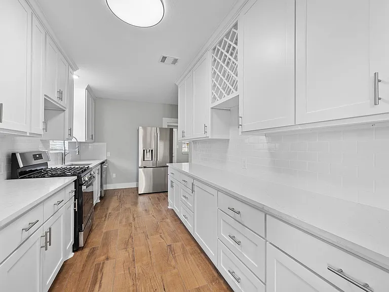 3916 Kennon St — Photo 9