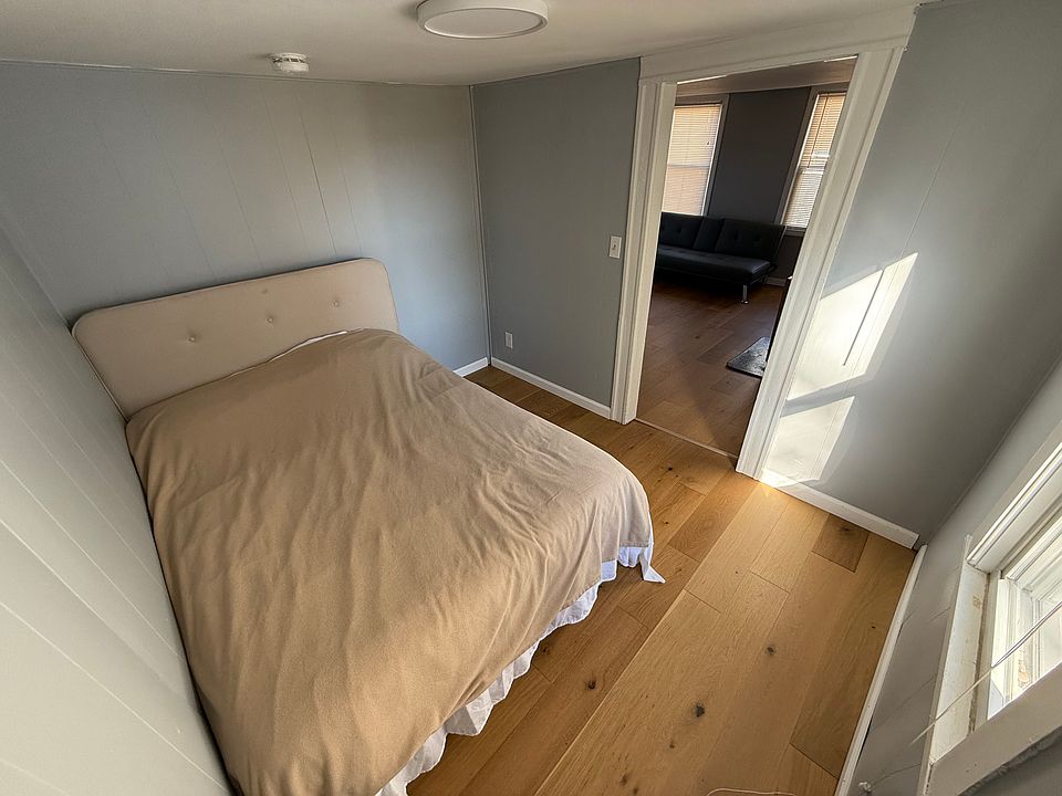 1st image of 23 Bowers St #B