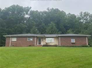 21 Easy St, Chapmanville, WV 25508