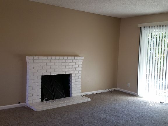 Gas fireplace