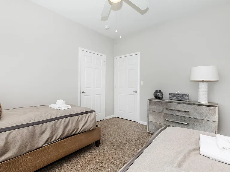 Estate Villas at Krum Apartments — Photo 46